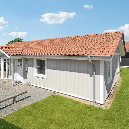 Lovely Home In Grasten With Sauna 그라스텐