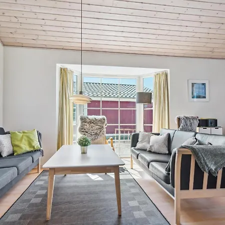 펜션 Lovely Home In Grasten With Sauna *