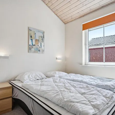 Lovely Home In Grasten With Sauna 펜션