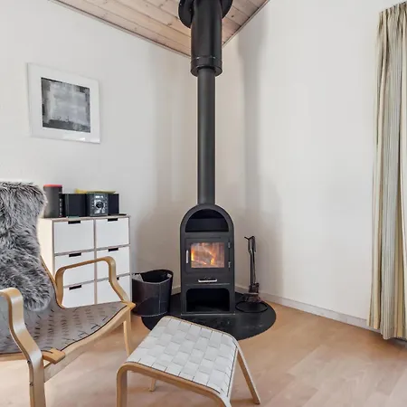 펜션 Lovely Home In Grasten With Sauna *