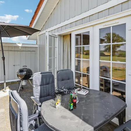 Lovely Home In Grasten With Sauna 펜션