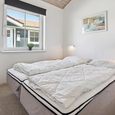 펜션 Lovely Home In Grasten With Sauna
