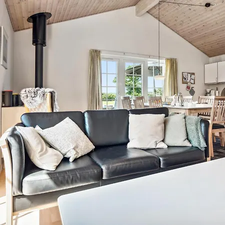 펜션 Lovely Home In Grasten With Sauna *