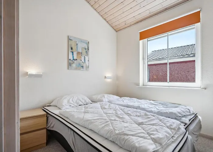 4 Bedroom Stunning In Holiday home