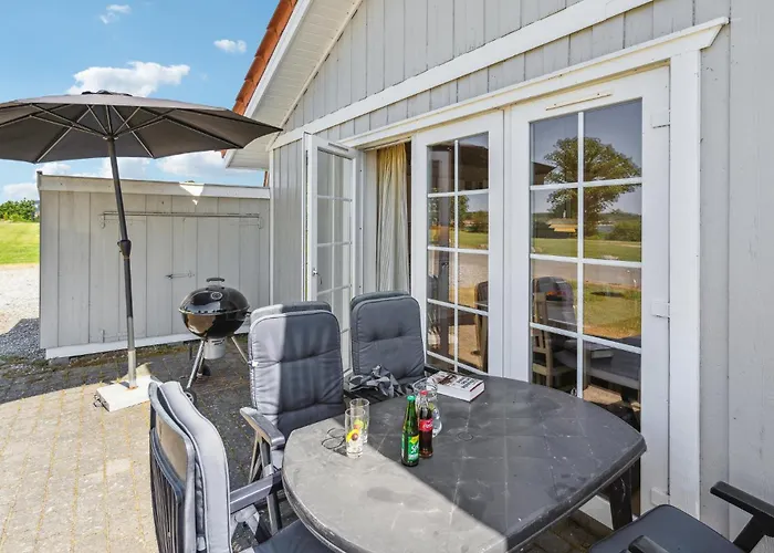 4 Bedroom Stunning In Holiday home