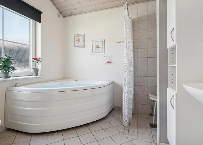 4 Bedroom Stunning In Grasten