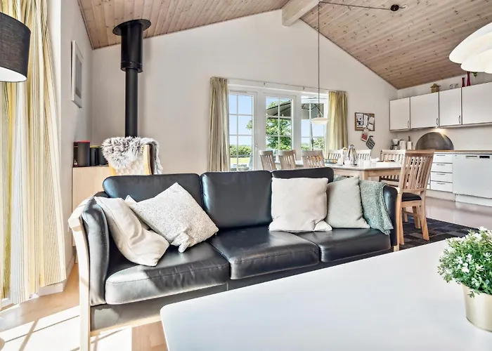 Holiday home 4 Bedroom Stunning In *