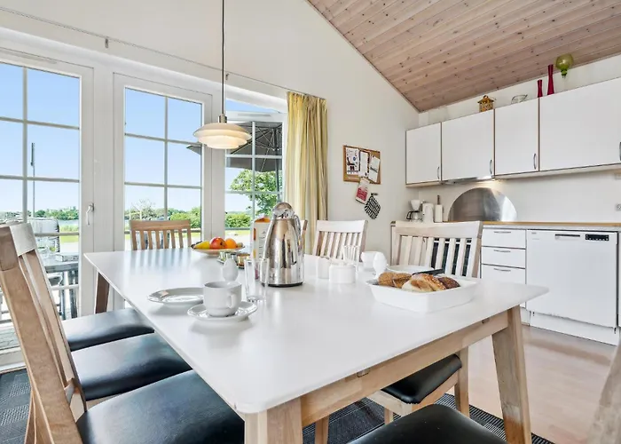 4 Bedroom Stunning In * Grasten